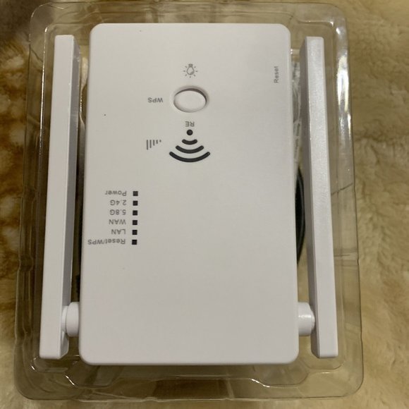 1200 Mbps WiFi Range Extender Repeater Router Model AC1200M - White - Picture 1 of 7